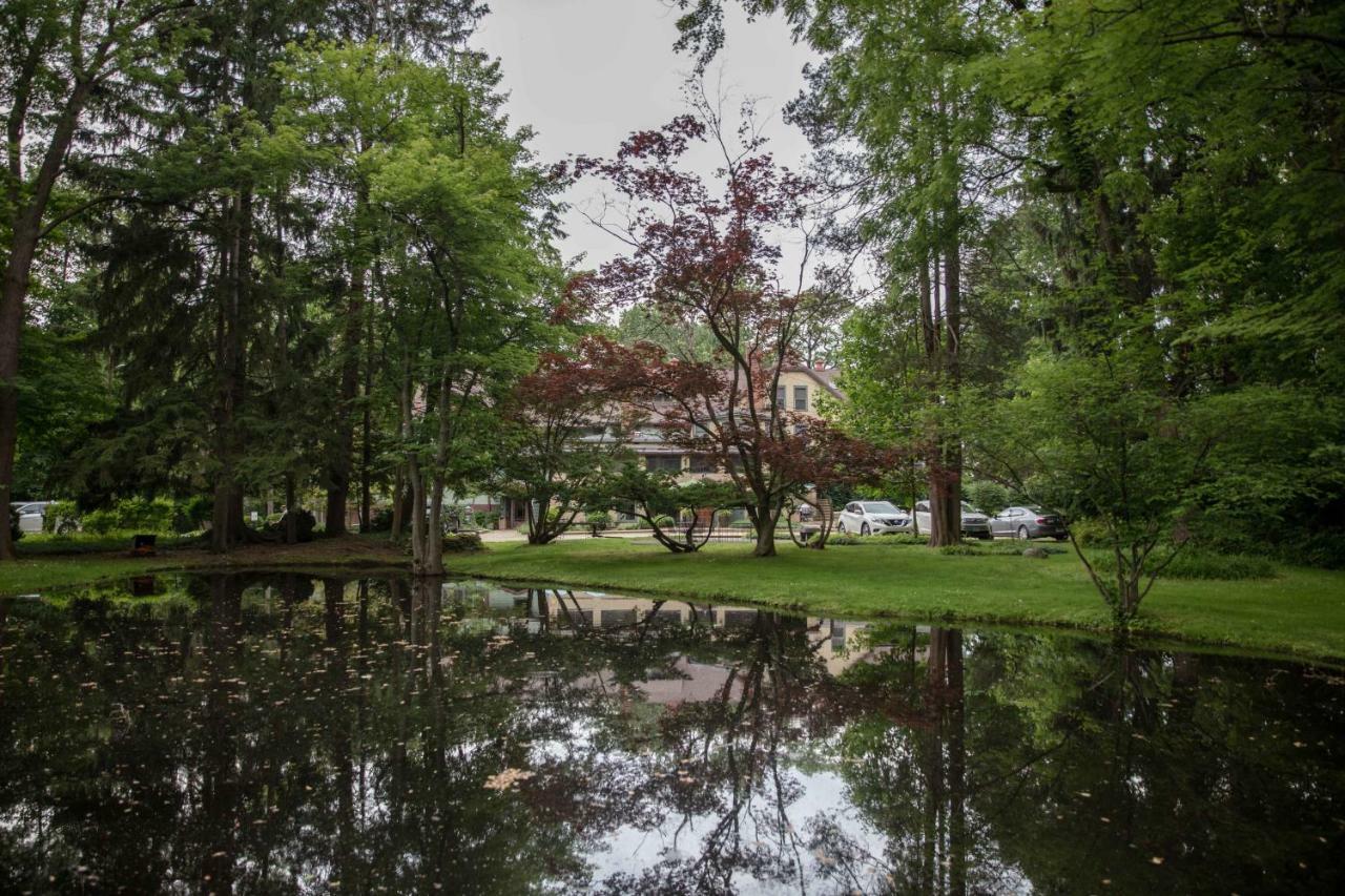 Lakeside Inn Экстерьер фото