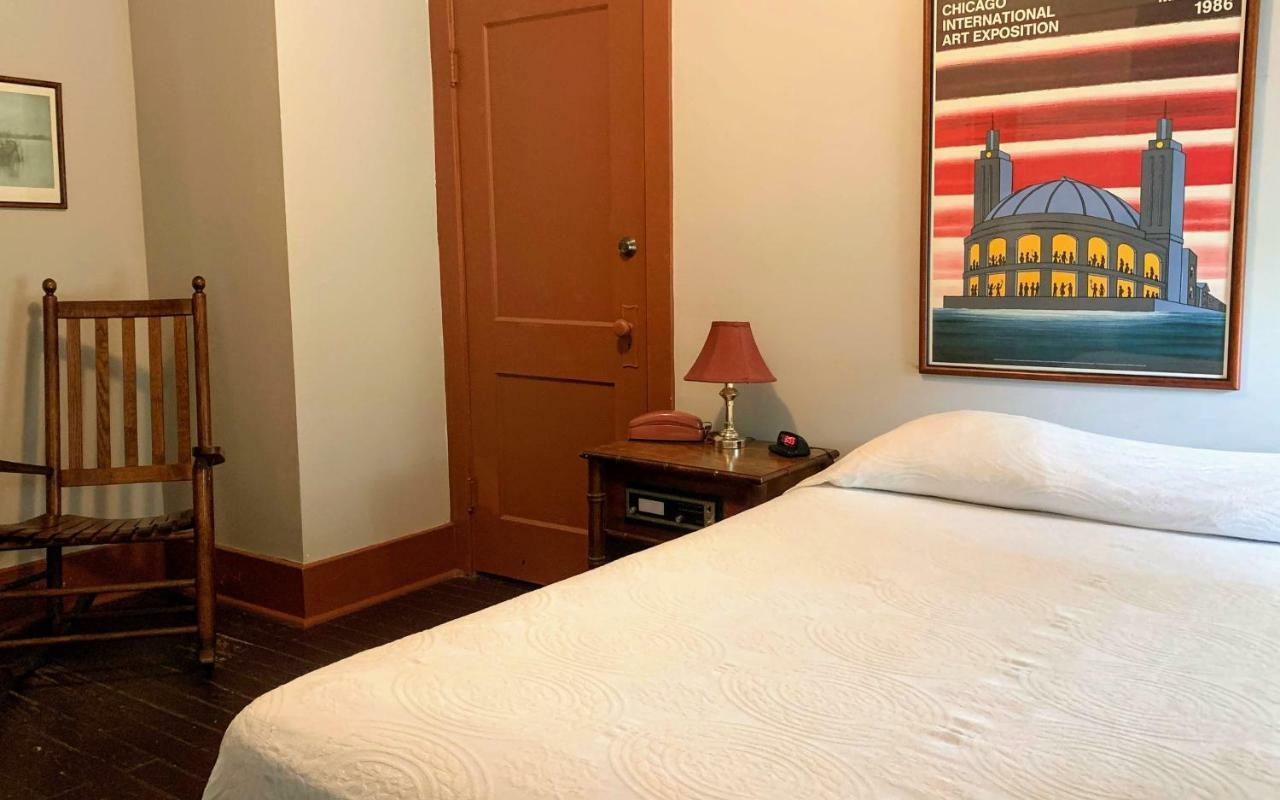 Lakeside Inn Экстерьер фото